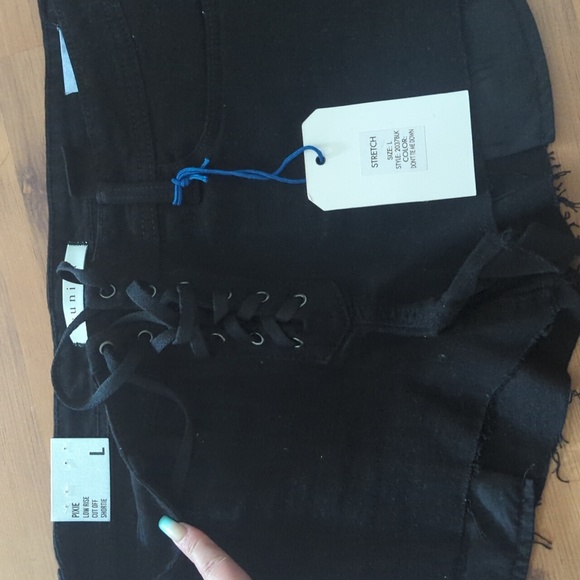 Shorts - Picture 2 of 2